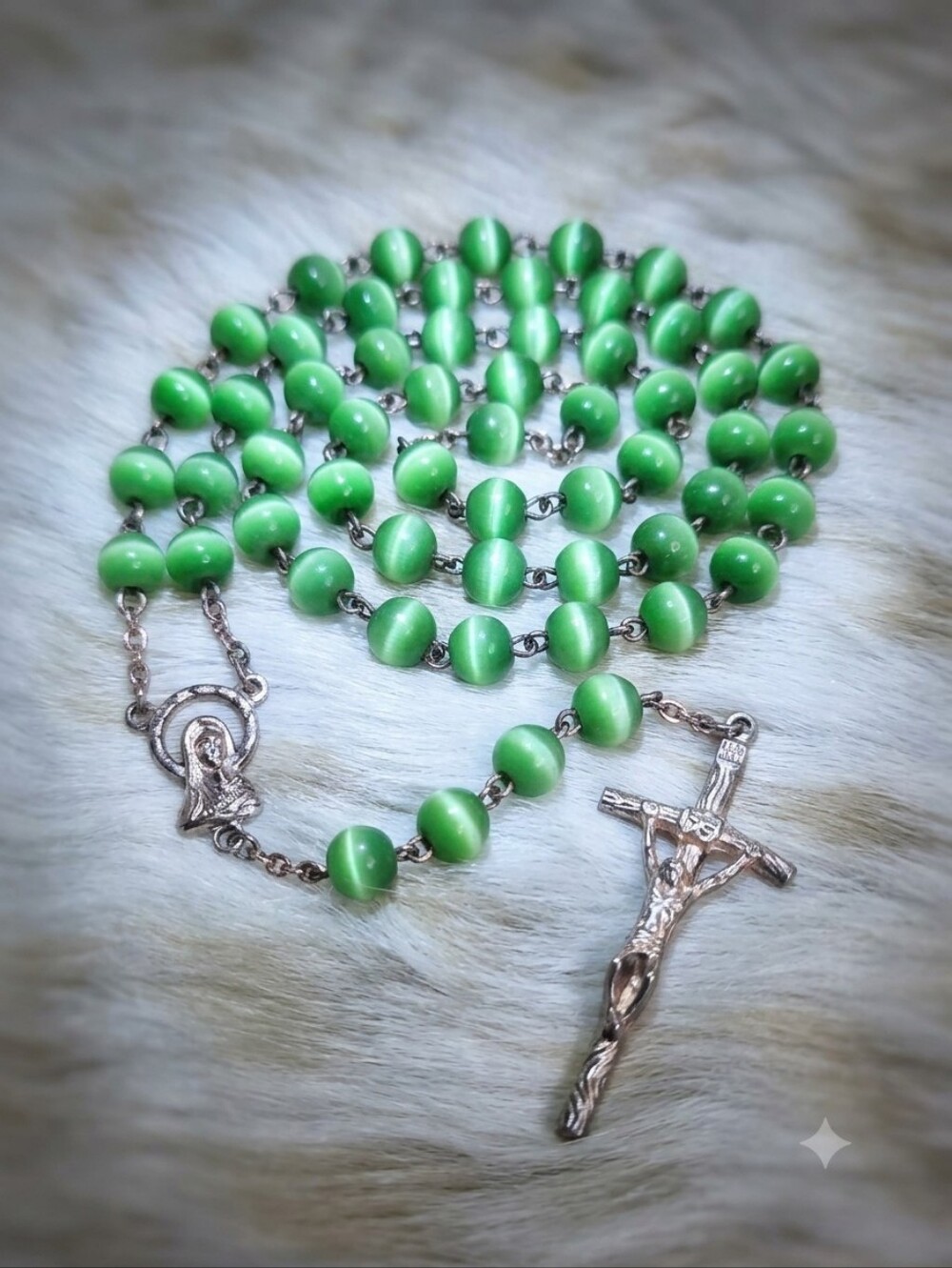 🌙Vintage Italian Green Cat’s Eye Glass Bead Rosary Silver-Tone Crucifix